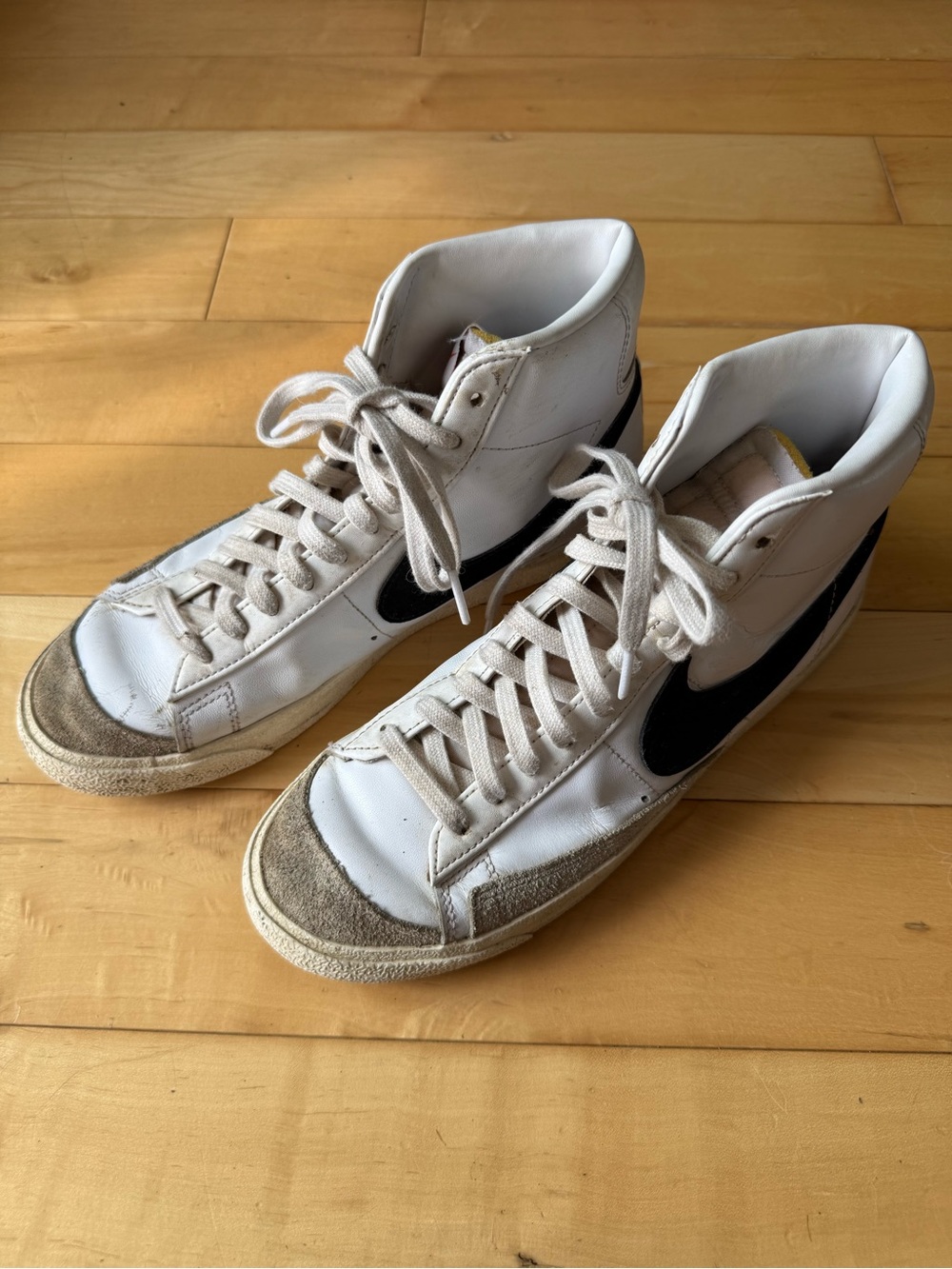 Nike Blazer Mid '77 Vintage white high-top sneakers